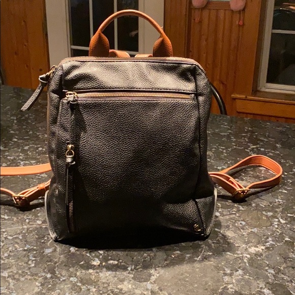 Elliott Lucca Handbags - Beautiful Elliott Lucca backpack